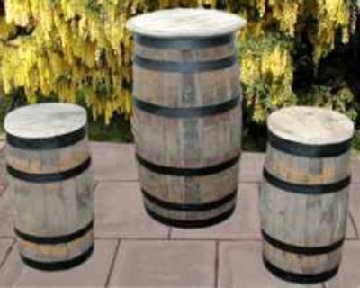 Rustic Barbecue Table with 2 stools