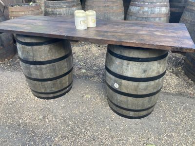 BARREL BENCH BAR - 1 BAR TOP + 2 BARRELS  Painted Black Hoops
